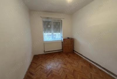 Vand apart.3 cam.ultracentr.,B-dul V.Milea,langa Tribunal,st.68 mp.bloc caramida,et.3 - 1