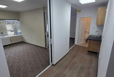 Spațiu comercial, de 250 mp, în Central - 5