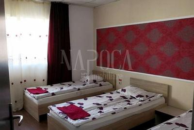Casă individuală cu 8 camere cu Canalizare în Central