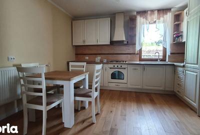 Casă cu 3 camere cu Teren 470 Mp în Tolstoi