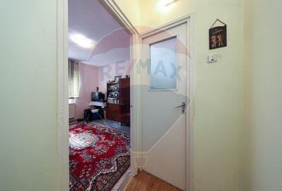 Apartament cu 3 camere de vanzare, in zona centrala - 12