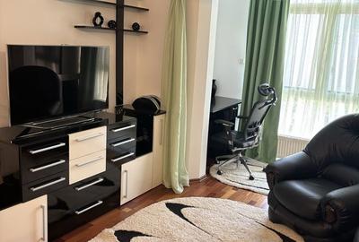 Apartament cu 3 camere semidecomandat în Central - 2