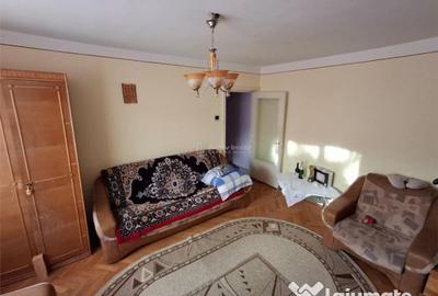 Apartament cu 2 camere semidecomandat în Micro III - 4