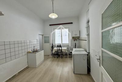 Apartament cu 4 camere circular, mobilat în Central - 12