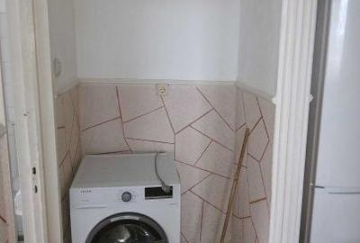 Apartament cu 3 camere decomandat în CET - 4