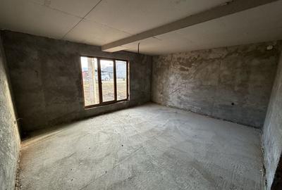 Casă cu 4 camere în Livezile - 1