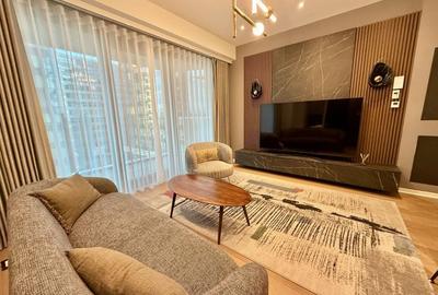 One Eliade / disponibilitate imediată - 6