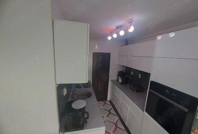 Apartament cu 3 camere decomandat în Central - 2