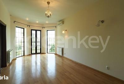 Casă cu 5 camere cu Teren 960 Mp în Central - 8