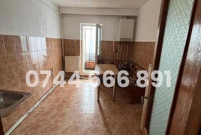 Apartament cu 3 camere decomandat în Energiei - 9