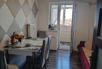 Apartament cu 2 camere decomandat în 1 Mai - 9