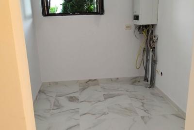Apartament cu 3 camere decomandat în Roșu