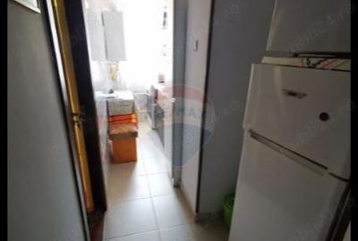 Garsonieră decomandată în Central - 2