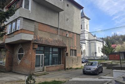 Spațiu comercial, de 160 mp, în Petros - 2