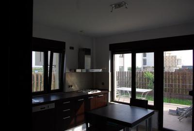 Casă cu 6 camere cu Canalizare în Ultracentral - 9