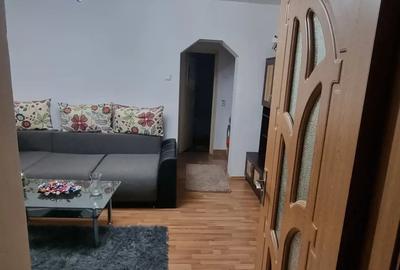Apartament cu 2 camere semidecomandat în Micro 4