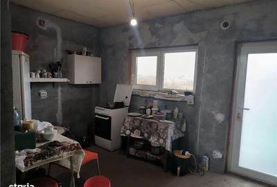 Casă cu 4 camere în Varlaam - 1