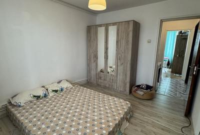 Apartament cu 3 camere semidecomandat, mobilat în Rahova - 15