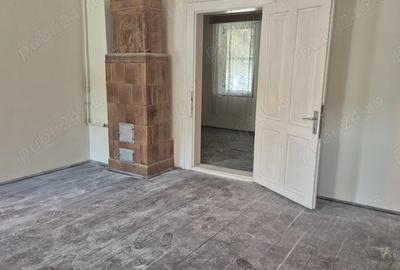 Casă cu 4 camere în Central - 2