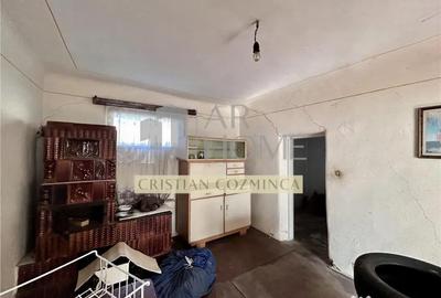 Casă cu 4 camere cu Teren 2243 Mp în Românești - 5