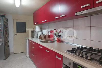 Apartament spatios la casa 3 camere decomandate 80 mp Cisnadie - 3