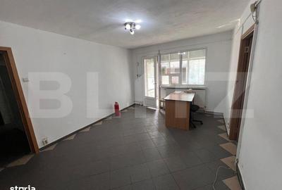 Spațiu comercial, de 80 mp, în Central - 3