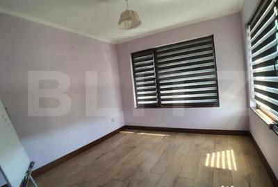 Casă cu 4 camere cu Teren 1500 Mp în Central