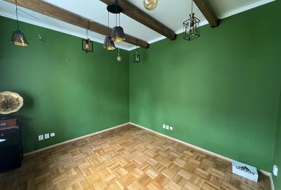 Casă cu 8 camere cu Canalizare în Cotroceni - 3