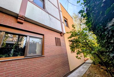 Izbiceni-Coralilor-Damaroaia,eleganta si robusta,cu garaj,curte intima,vegetatie - 41