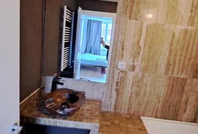 APARTAMENT 3 CAMERE   CU 3 BAI - LUX - LOC PARCARE - COMISION 0 - 26