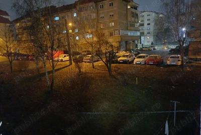 Apartament cu 4 camere decomandat în Central - 1