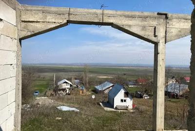 Teren cu casa la stadiul de acoperis si cabanuta - 3