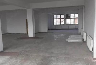 Spațiu comercial, de 370 mp, în Central - 1