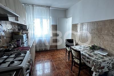 Apartament cu 2 camere decomandat, mobilat în Vasile Aaron - 4