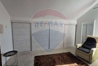 Casa / Vila cu 4 camere de vanzare - 24