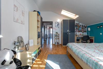 Casă cu 7 camere cu Teren 1617 Mp în Central - 31