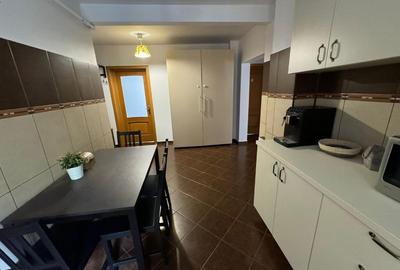 Apartament cu 3 camere decomandat în Decebal - 13