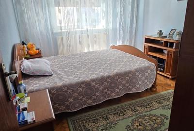 Apartament cu 3 camere decomandat în Delfinariu - 2