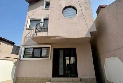 Casă individuală cu 2 camere cu Canalizare în Casa de Cultură - 1
