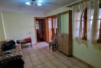 Casă cu 3 camere în Chercea - 1