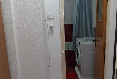 Apartament cu 3 camere semidecomandat, mobilat în 13 Septembrie - 8