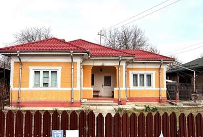 Casă cu 4 camere cu Teren 1500 Mp în Buda - 2