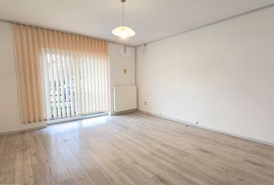 Spatiu De Birou Zona De Case Tractorul - 1