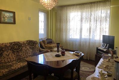 De Vanzare 3 Camere Bloc Structura solida Panorama Grivitei - 2