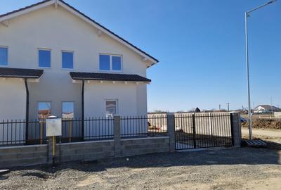 Casă cu 3 camere în Bucovăț