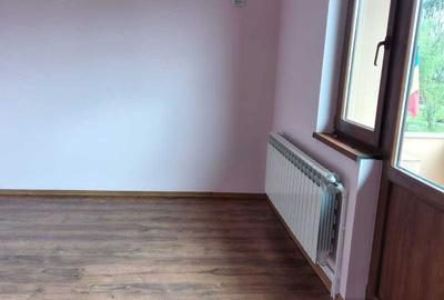 Casă cu 4 camere în Central - 3