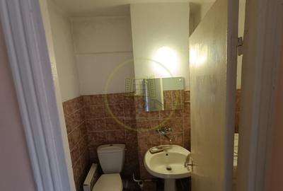 Apartament cu 4 camere decomandat în Reghin - 10