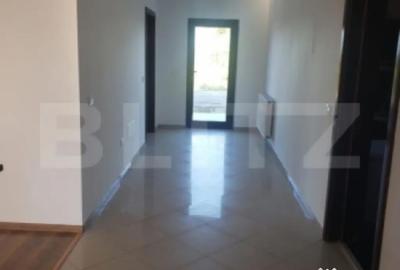 Casă cu 7 camere cu Teren 759 Mp în Central - 1