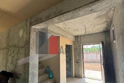 Casa la rosu in Peris - 16