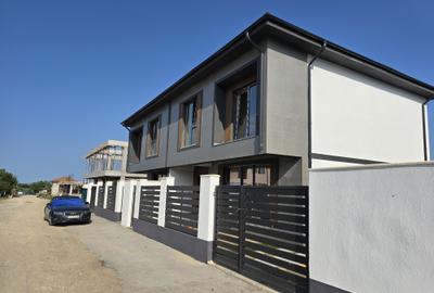 Duplex cu 4 camere cu Teren 210 Mp în Lazu - 12